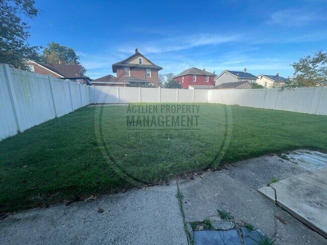 Foto del edificio - 1535 Gross Ave