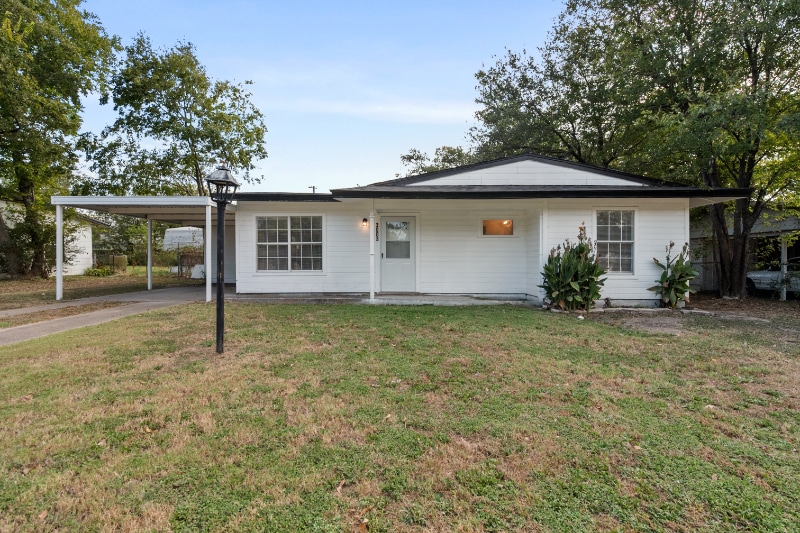 Primary Photo - 3003 Williams Dr