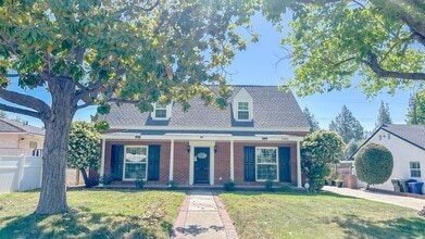Building Photo - 3383 Broadmoor Blvd N