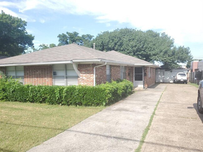 Building Photo - 1009 Custer Rd
