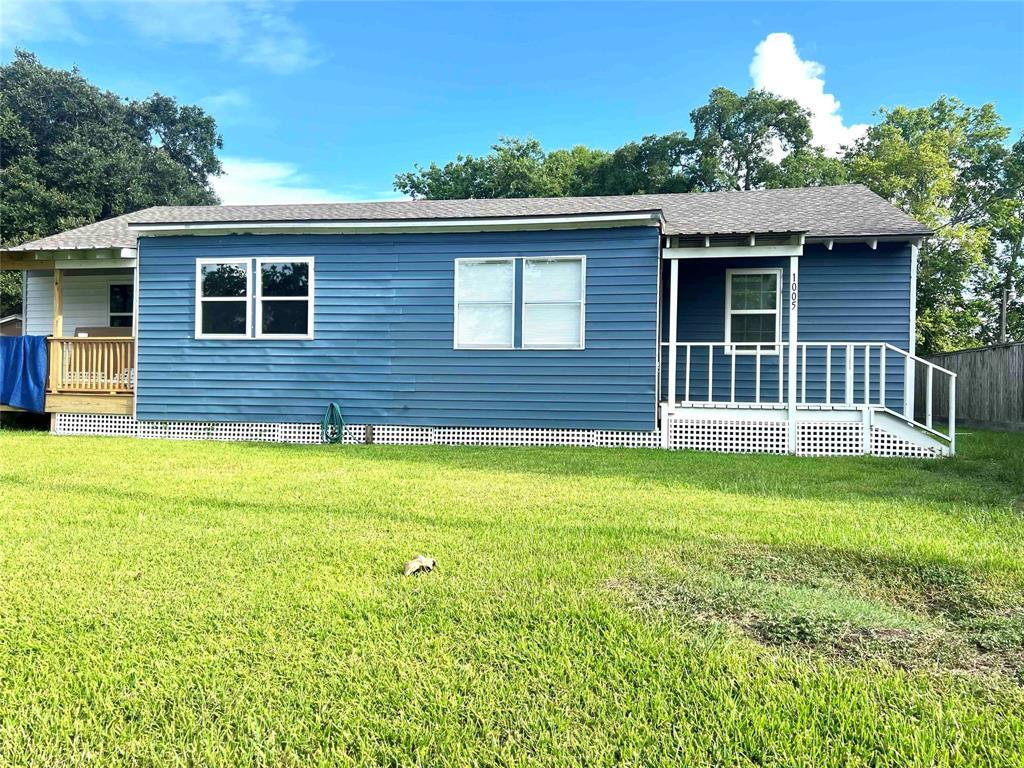 1005 Avenue E 1/2, Alvin, TX 77511 House Rental in Alvin, TX