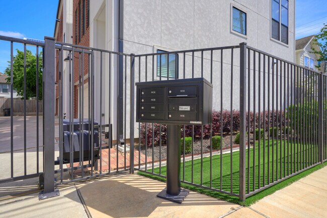 Foto del edificio - 1416 Ruthven St