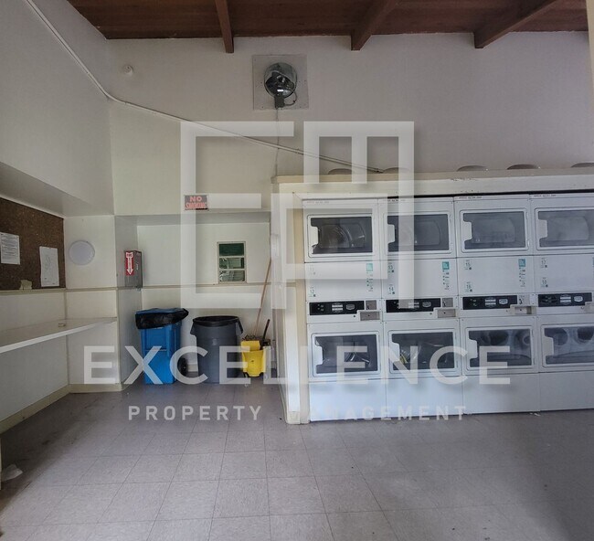 Foto del edificio - 2/1 With Private Patio, AC, Updated Kitche...