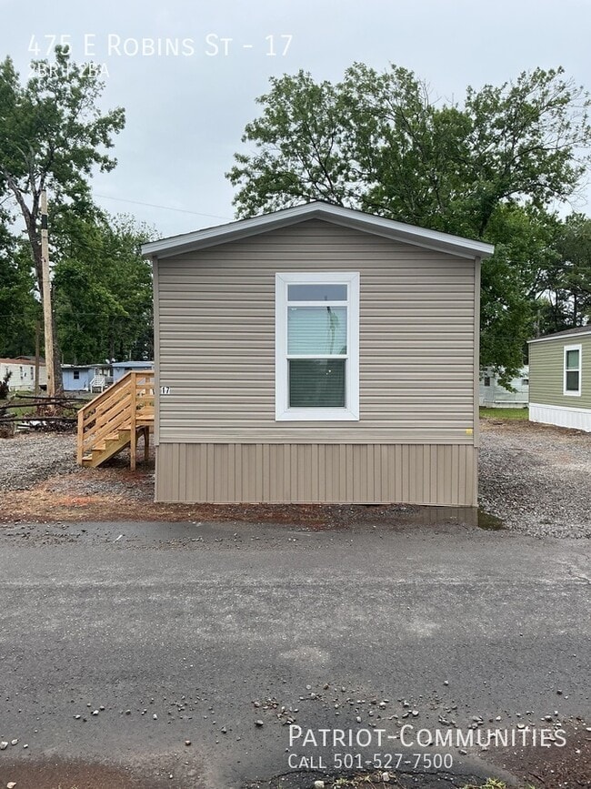 Building Photo - 475 E Robins St