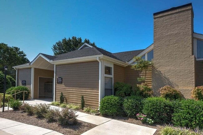 Building Photo - Fox Hollow Apartment Homes