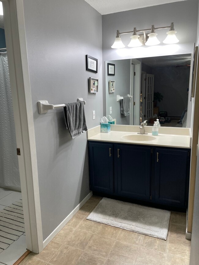 Foto del edificio - 2160 Ridge Dr