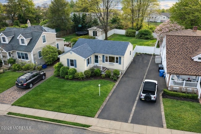 Foto del edificio - 32 Lake Ave