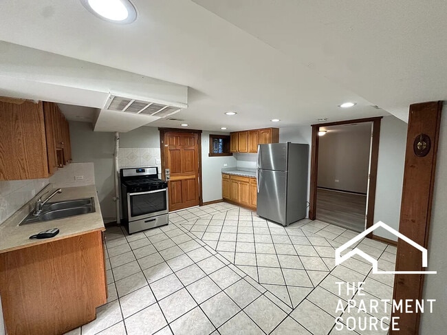 Building Photo - 4402 W Belden Ave