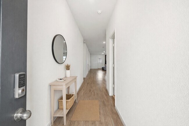 Foto del edificio - 8218 Wave Arbor Dr
