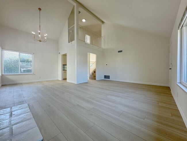 Building Photo - Green Valley Interior Location