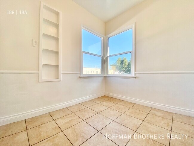 Building Photo - 340 N Curson Ave Los Angeles, CA 90036