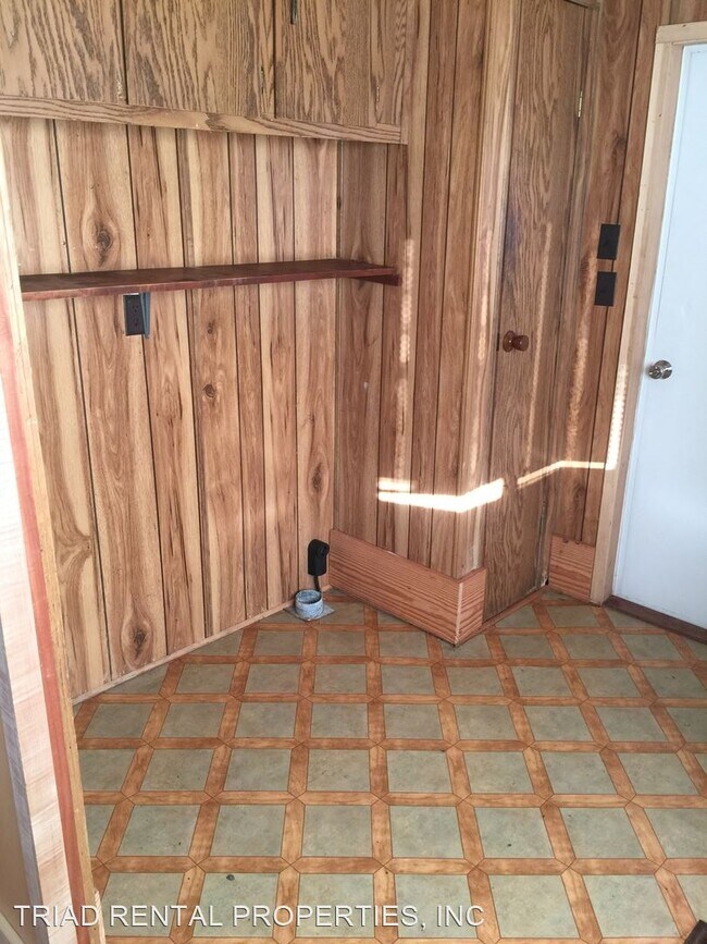 Foto del edificio - 3 br, 1 bath House - 881 JASPER ROAD
