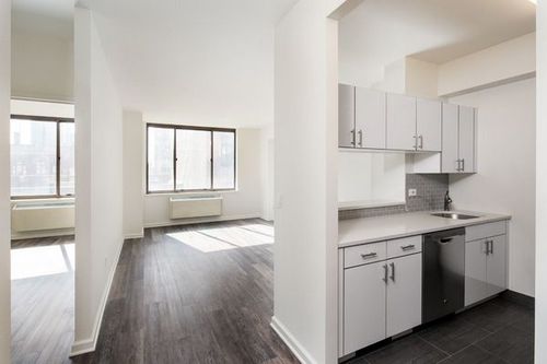 Primary Photo - 540 W 43rd St