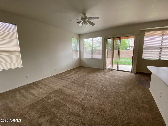 Foto del edificio - 3901 E San Pedro Ave