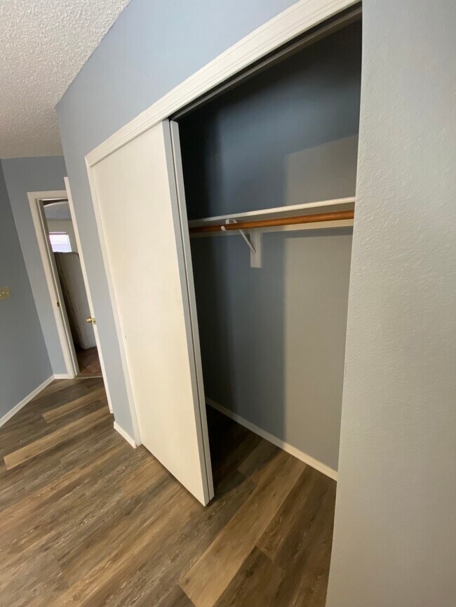 Foto del edificio - 8881 E Rose Tree St