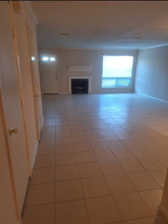 Foto del edificio - 2133 Shiveley Cir