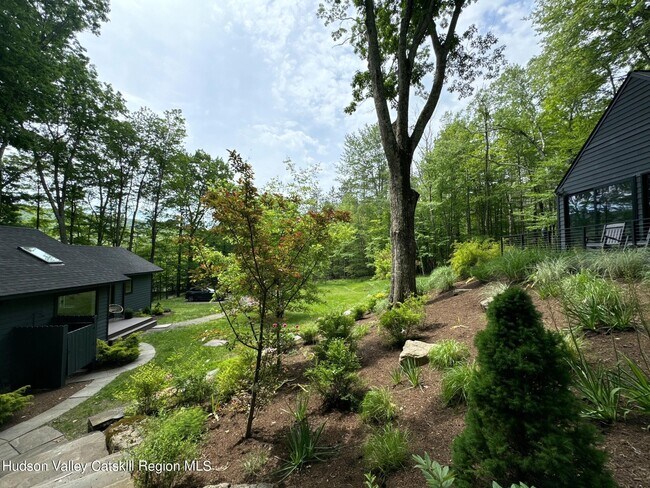 Building Photo - 535 Mink Hollow Rd