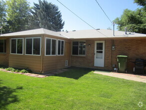 Building Photo - 1707 Hilltop Ct