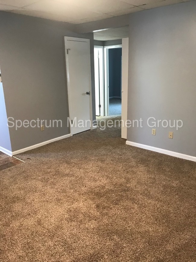 Building Photo - Nicely updated 2 bedroom Greeneville, TN