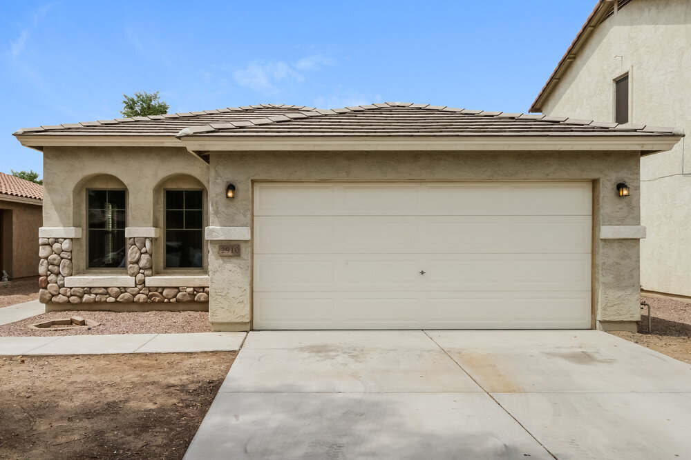Foto principal - 2910 S 80th Ave