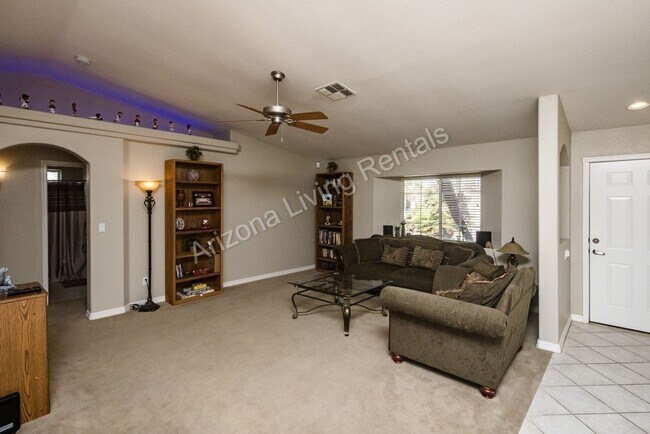 Building Photo - FURNISHED POOL HOME
