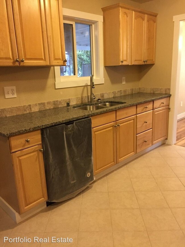 Foto del edificio - 4 br, 2 bath House - 517 Ash St