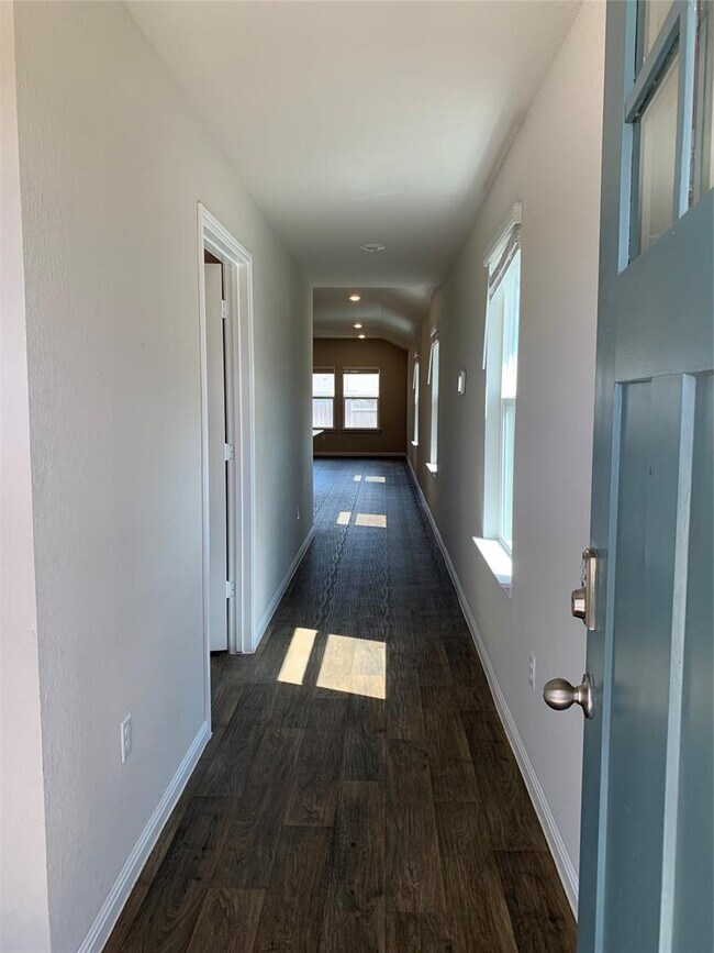 Foto del edificio - 211 Hamilton Pool Ln