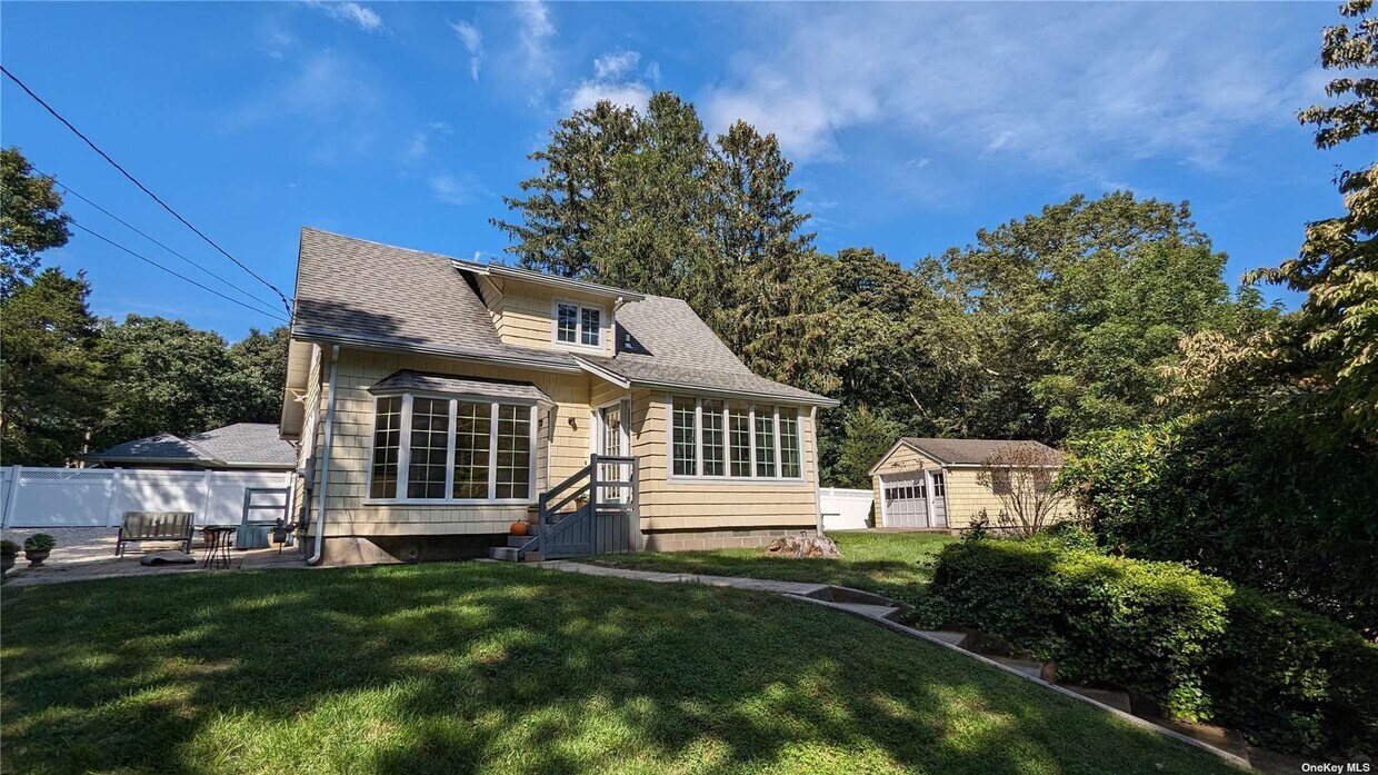 112 Cowie Rd, Commack, NY 11725 House Rental in Commack, NY
