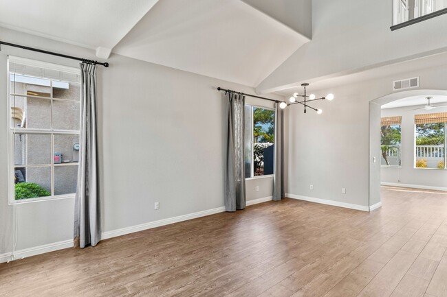 Foto del edificio - 1046 Cottage Way