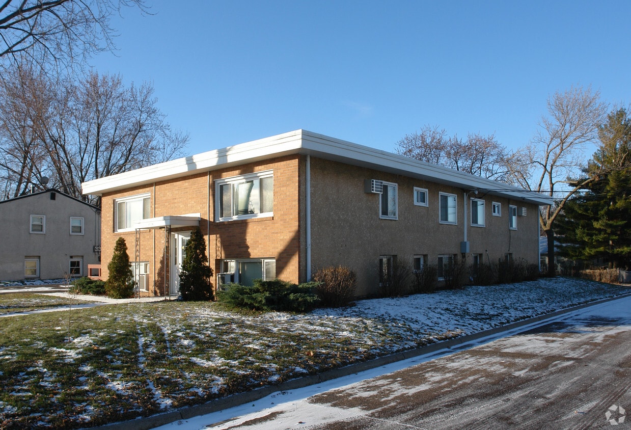 3754 3rd St NE, Columbia Heights, MN 55421 Apartments in Columbia