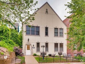 Building Photo - 2412 Harriet Ave