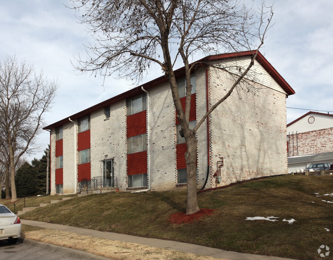 Foto principal - 8866 Holmes St