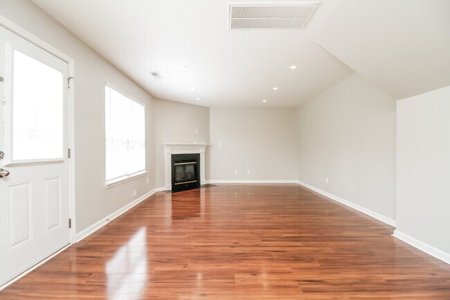 Foto del edificio - 4108 Pineorchard Pl
