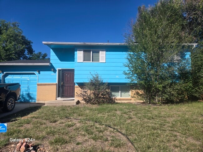 Building Photo - 1620 River Dr