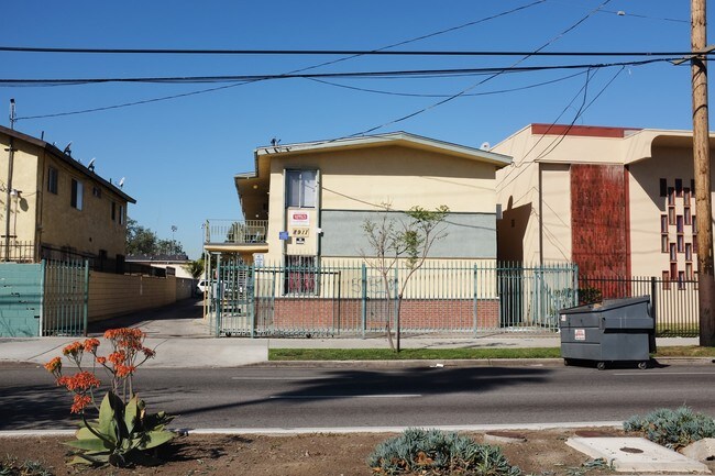 Building Photo - 8911 S Figueroa St