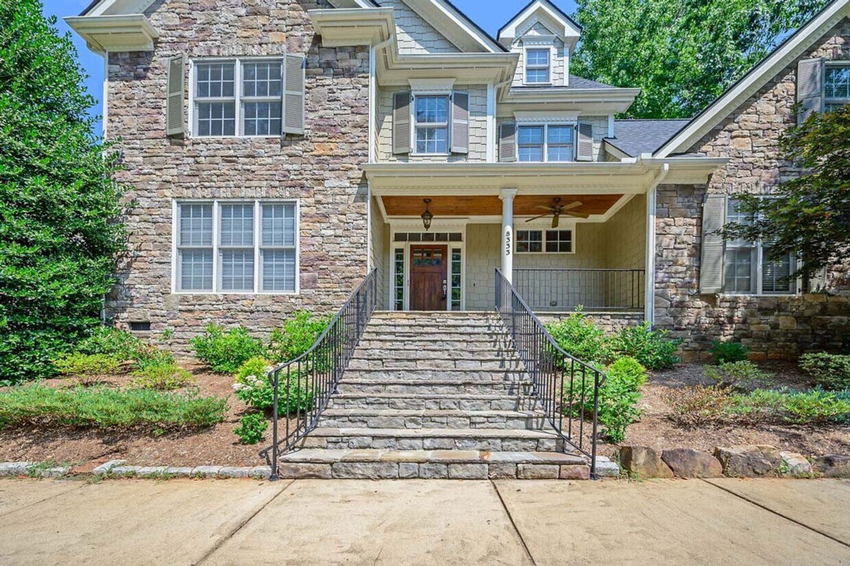 Foto principal - Custom Home in Fantastic Neighborhood!