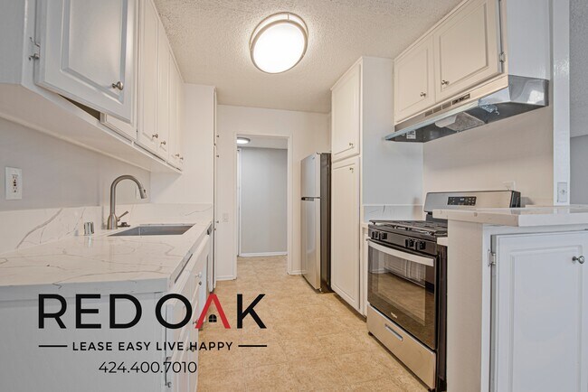 Building Photo - 2 Weeks Free Move-in Special! Beautiful On...