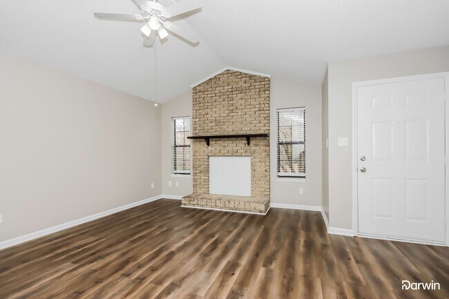 Foto del edificio - 2404 Cliffside Dr