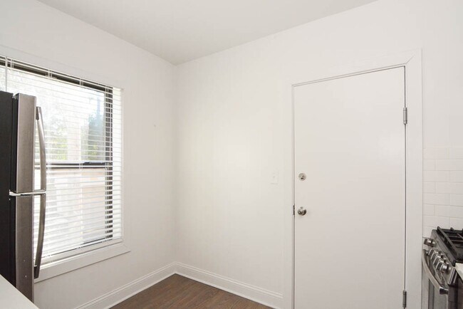 Building Photo - 2641.5 N Spaulding Ave