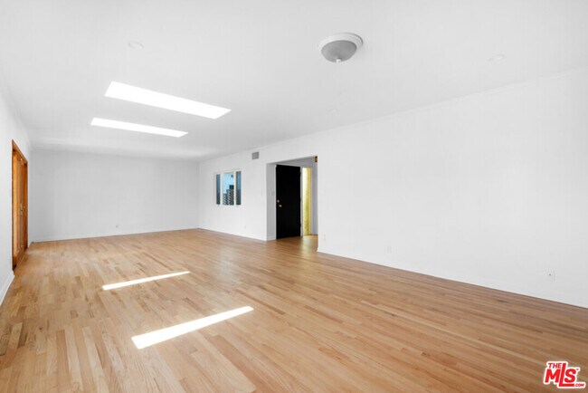 Foto del edificio - 3520 Mountain View Ave