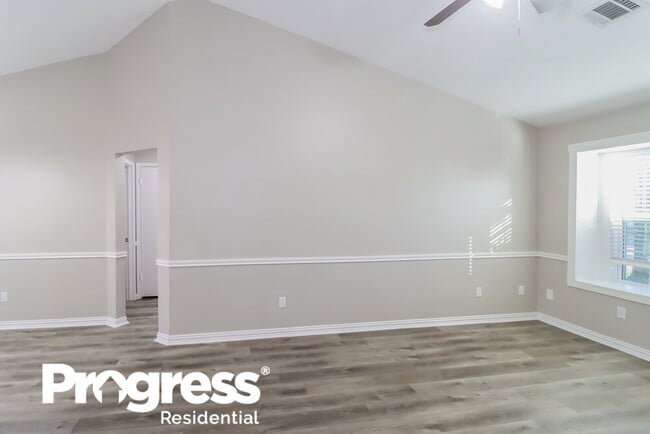 Building Photo - 1804 Primrose Trail