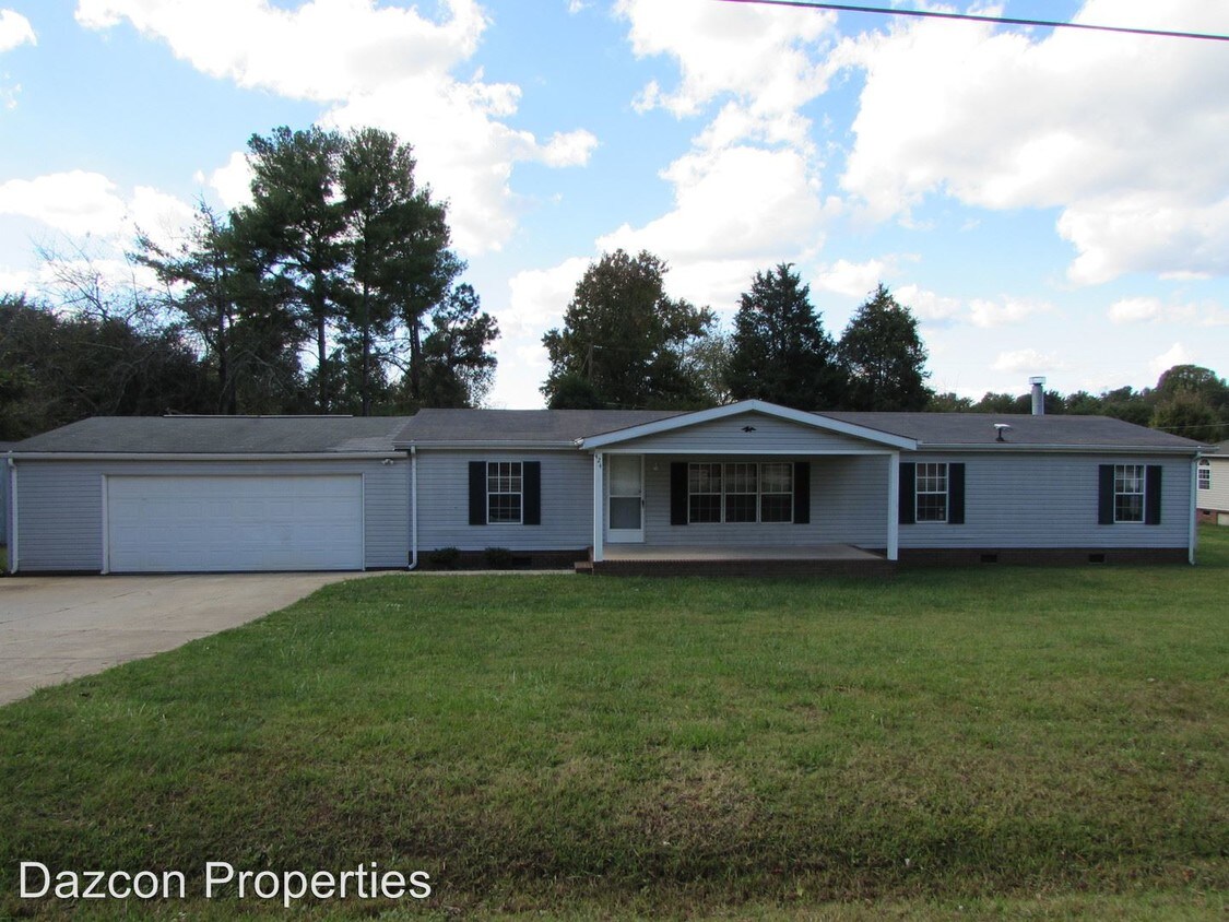 Primary Photo - 3 br, 2 bath House - 424 Stutts Road