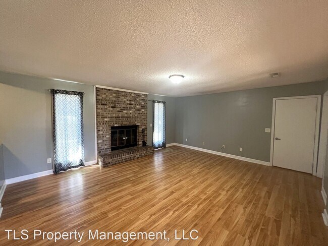 Building Photo - 3 br, 2 bath House - 116 E Pondella Drive