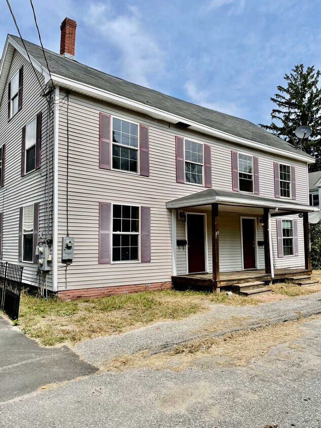 Apartment for rent is on the left side - 49 Union St