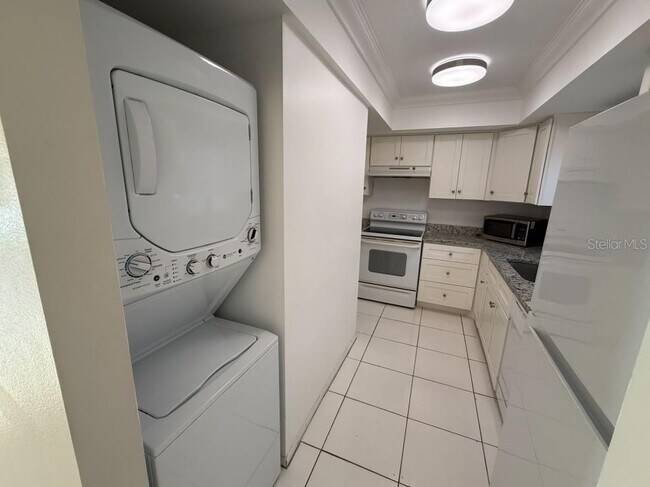 Building Photo - 1204 Spanish Cay Ln