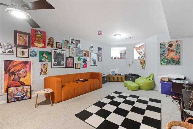 Building Photo - 4423 S Prairie Ave