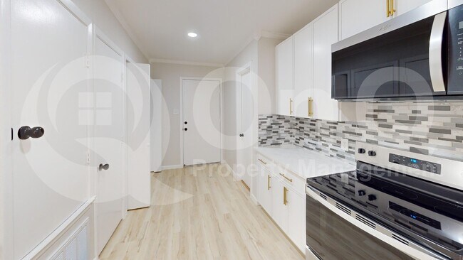 Building Photo - 5409 Ledgestone Dr
