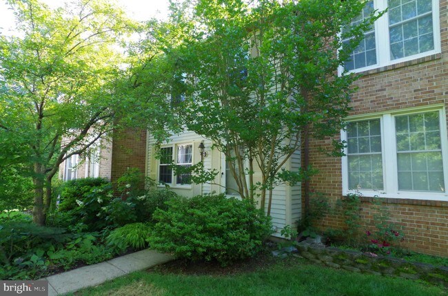 Building Photo - 1651 Sierra Woods Dr