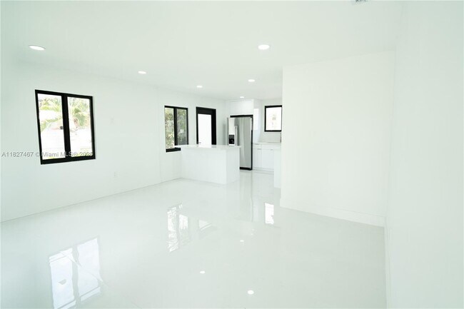 Foto del edificio - 6791 SW 25th St