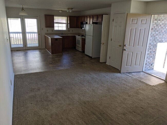 Foto del edificio - Spacious 2 bed 2 bath in Greenwood!